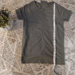 ATHLETA foothill seamless top